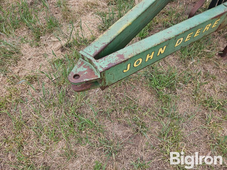 john-deere-200-image-9