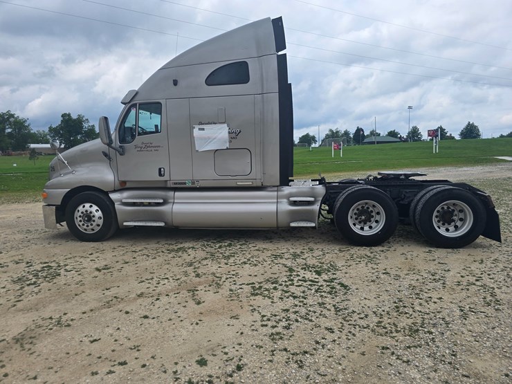 2010-kenworth-t2000-image-7