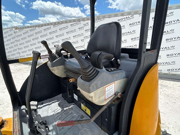 2005-jcb-8032-zts-image-16