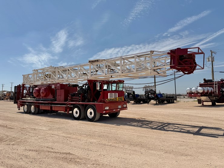 1980-taylor-4-axle-well-service-rig-image-3