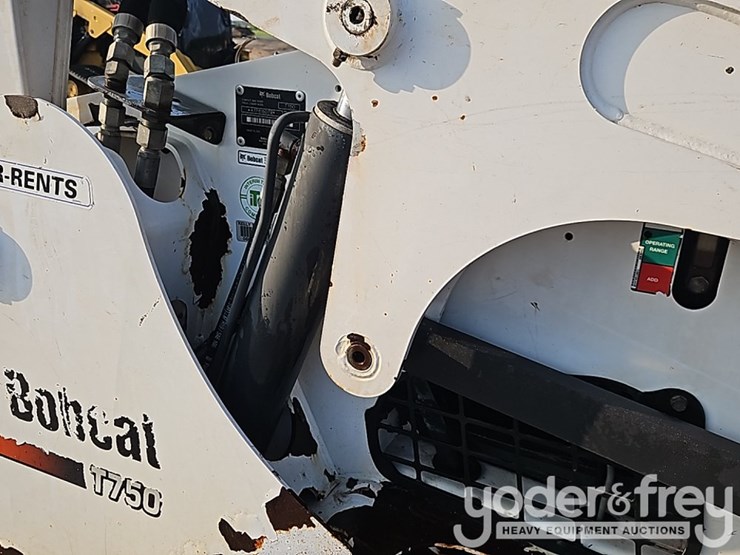 2015-bobcat-t750-image-12