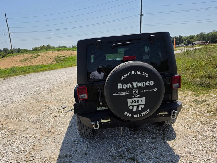 2015-jeep-wrangler-image-11