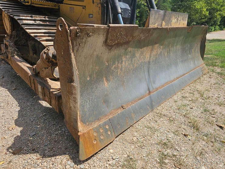 2019-caterpillar-d6-image-86