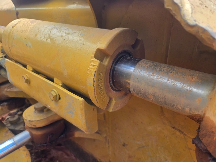 2005-caterpillar-d5n-xl-image-50