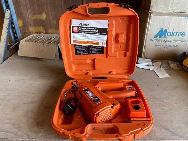 #3405-•-paslode-cordless-nail-gun-with-charger-image-4