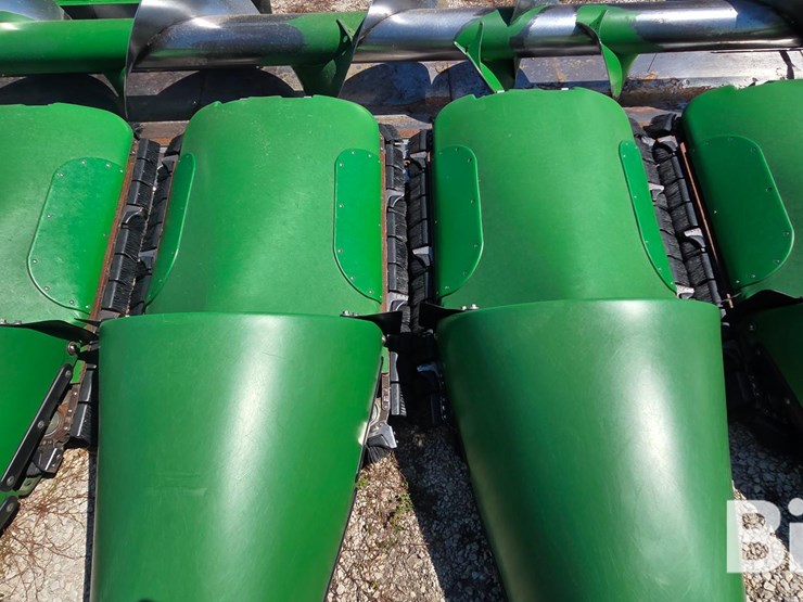 2010-john-deere-608c-image-18