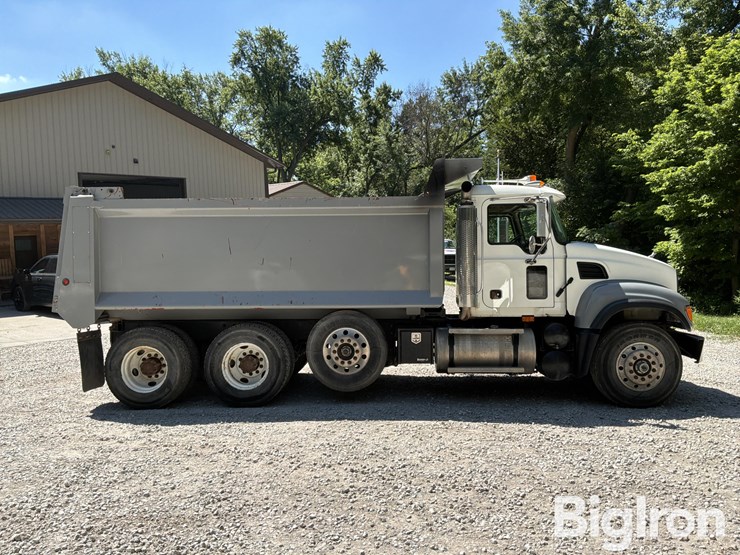 2003-mack-granite-cv713-image-4