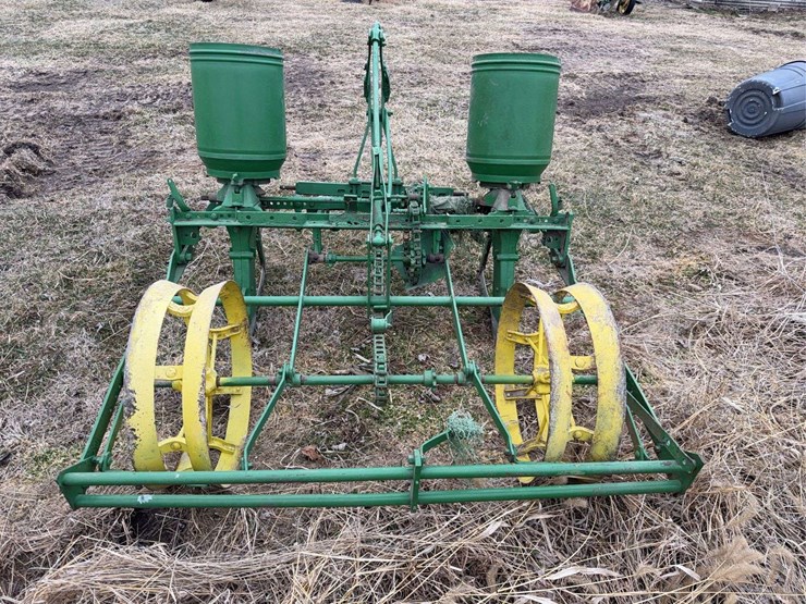 john-deere-two-row-planter-image-4
