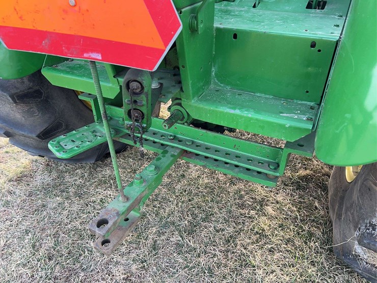 john-deere-820-image-45