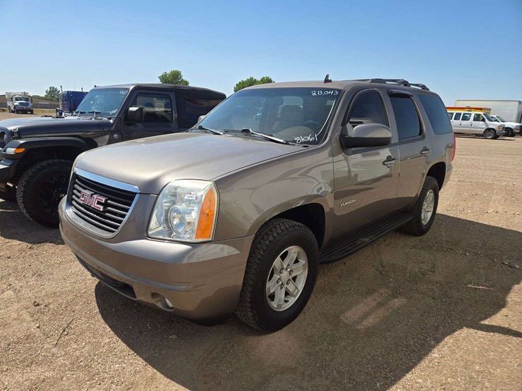2013-gmc-yukon-image-1