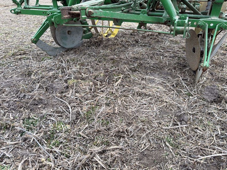 john-deere-two-row-planter-image-8