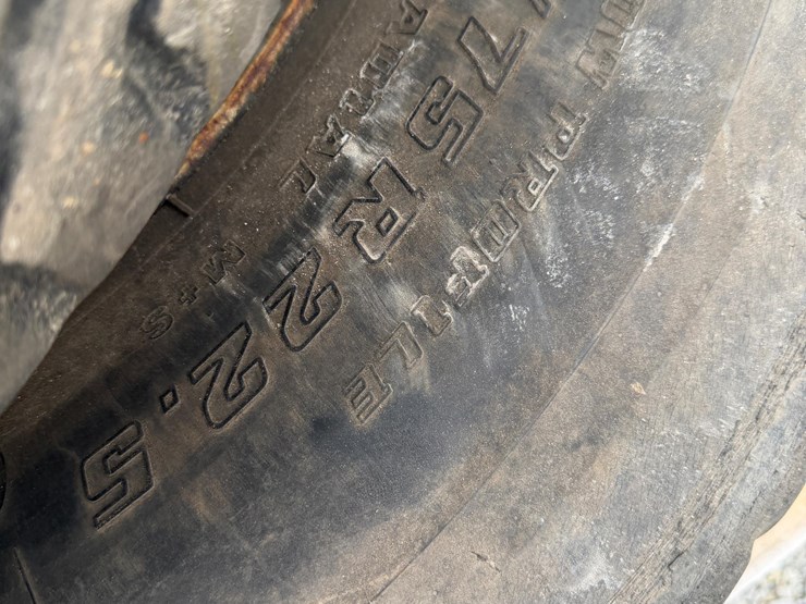 bridgestone-295/75r22.5-tires-&-rims-image-15