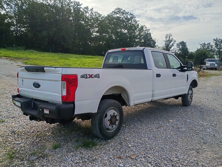 2018-ford-f350-image-9