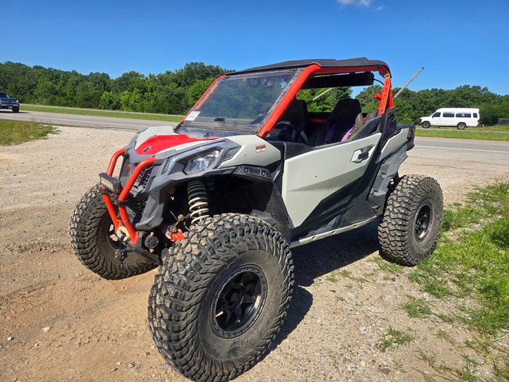 #24985-•-2021-can-am-1000-side-by-side-image-2