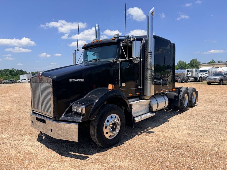 2010-kenworth-t800-image-2