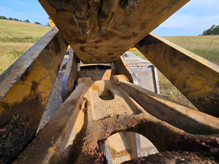 2019-caterpillar-320-image-97