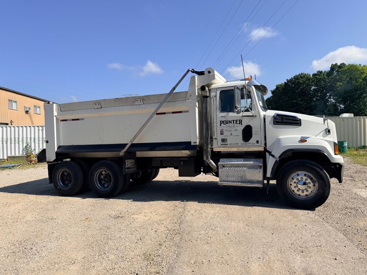 2016-western-star-4700-image-20