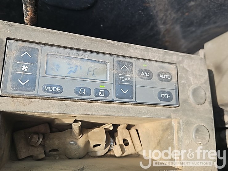 2005-deere-80c-image-37