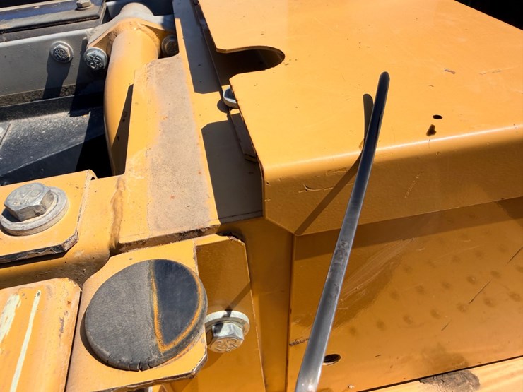 2010-caterpillar-328d-image-23