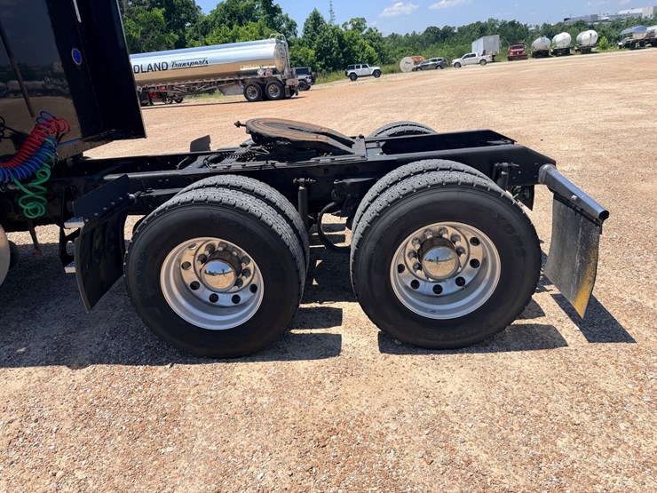 2010-kenworth-t800-image-58