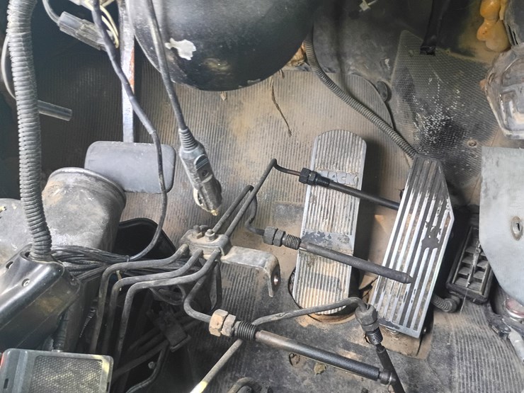 1997-mack-rd688s-image-64