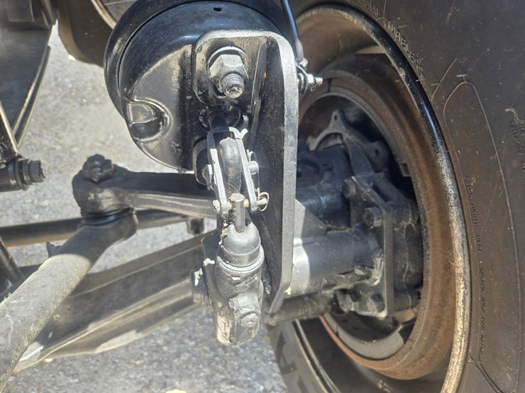 2018-freightliner-m2-106-image-27