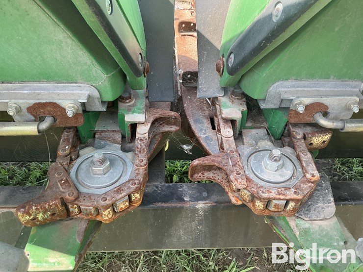 2011-john-deere-608c-image-19