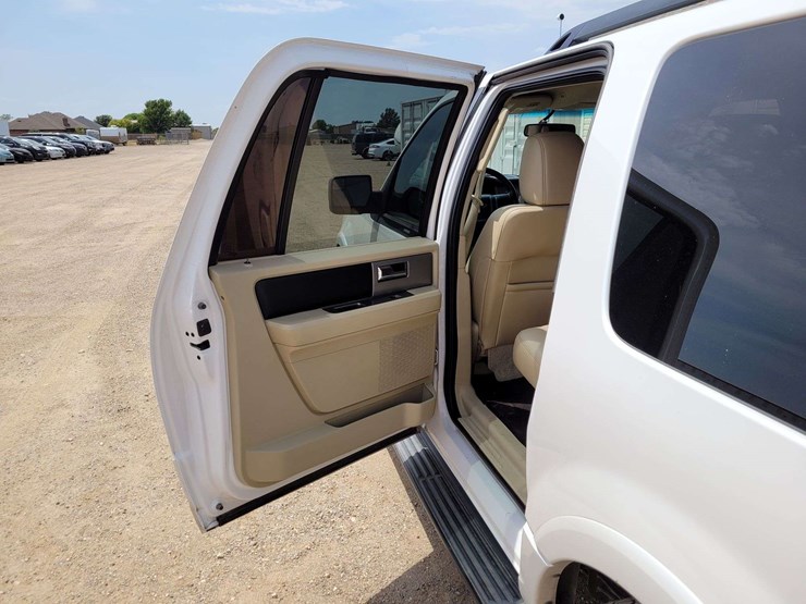 2015-ford-expedition-image-9