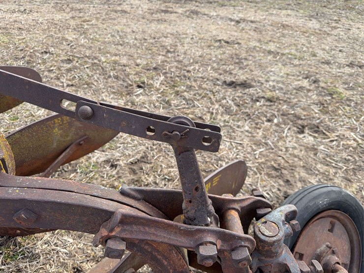 oliver-pull-type-three-bottom-plow-image-19