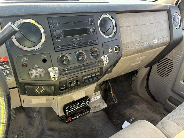 2008-ford-f550-image-33