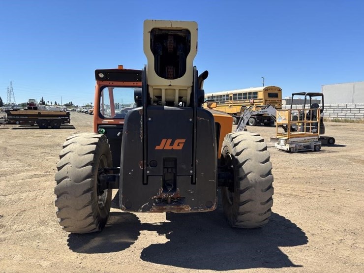 2015-jlg-1255-image-8