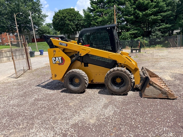 2014-caterpillar-272d-image-19