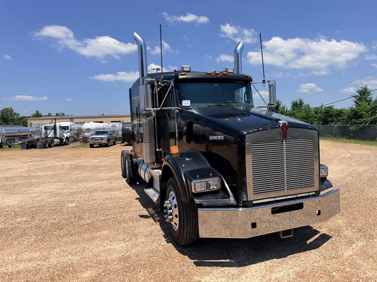 2010-kenworth-t800-image-28