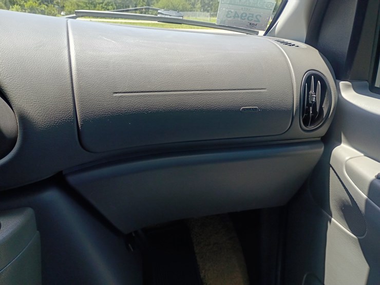 2005-ford-e450-image-38