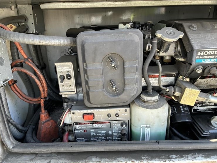 2008-ford-f550-image-17