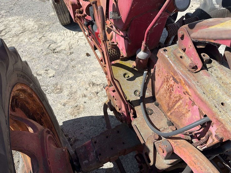 farmall-300-gas-image-33