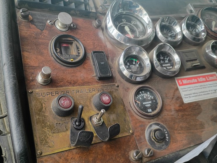 1997-peterbilt-379-image-69