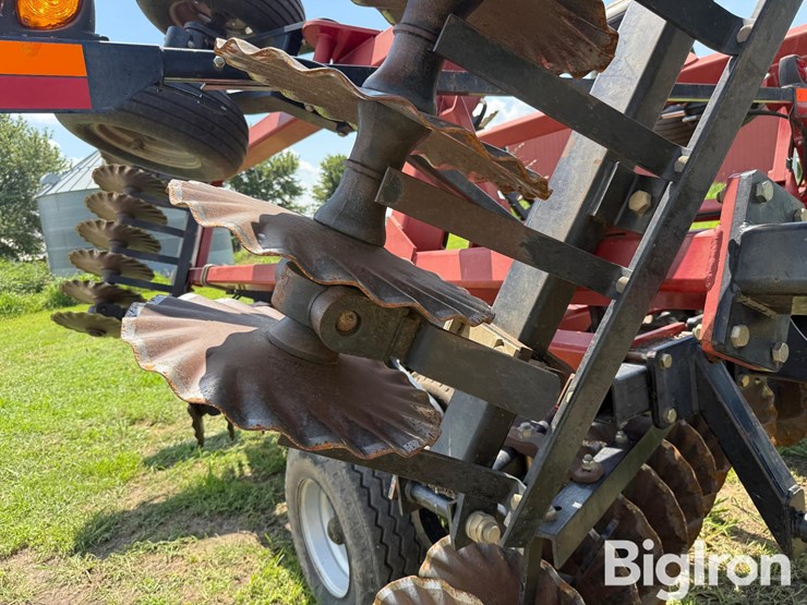 case-ih-330-image-16