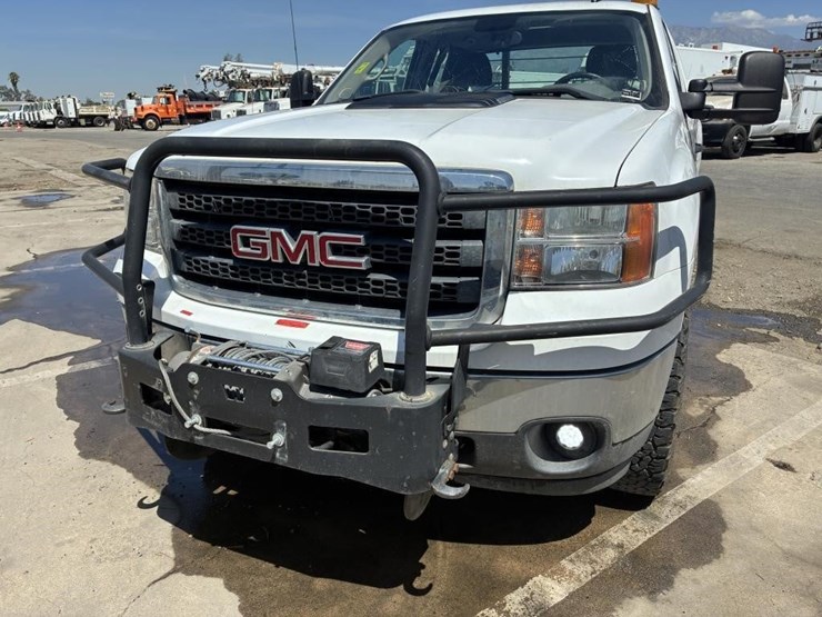 2012-gmc-sierra-2500hd-image-14