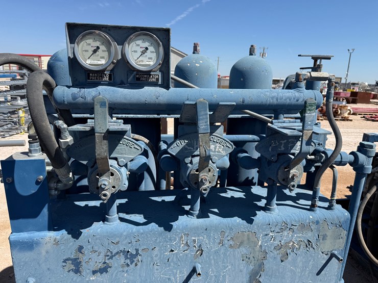 caterpillar-550-image-4