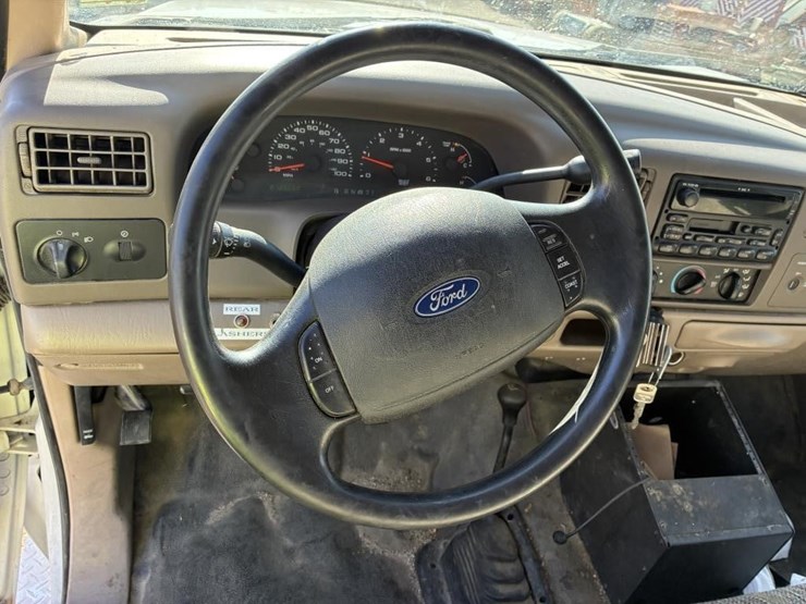 2003-ford-f450-image-31