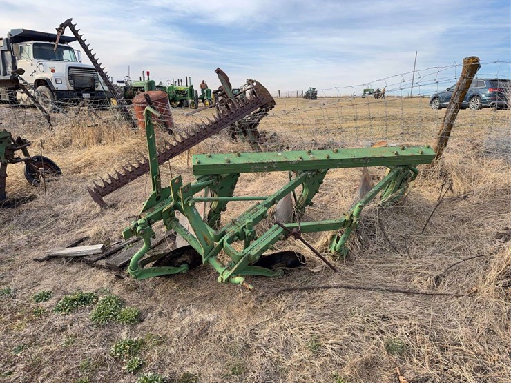 john-deere-three-point-three-bottom-plow-image-7