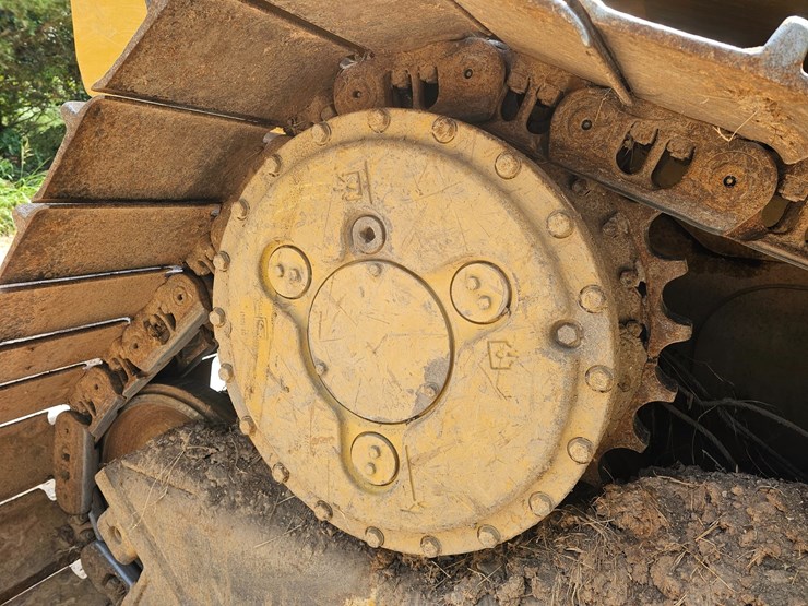 2019-caterpillar-d6-image-76