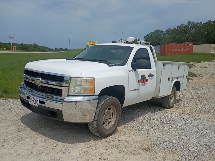 2008-chevrolet-silverado-3500-image-1