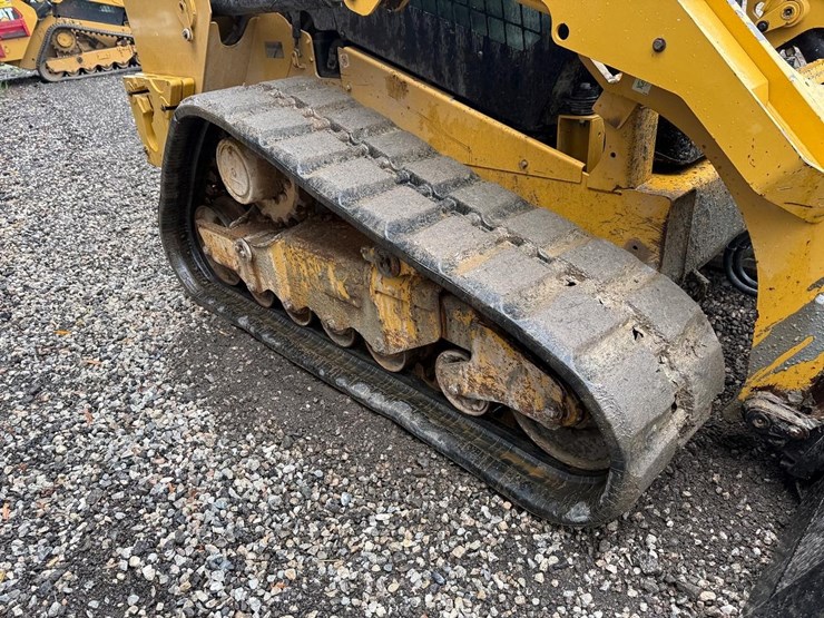 2015-caterpillar-279d-image-12