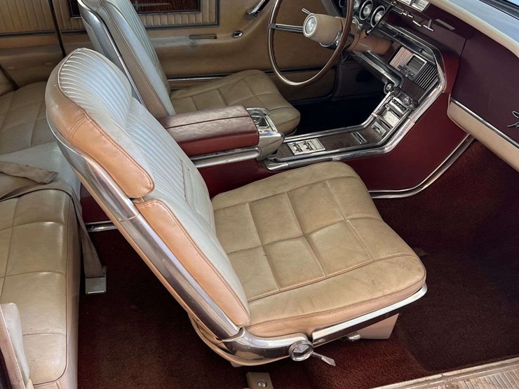 1966-ford-thunderbird-image-41