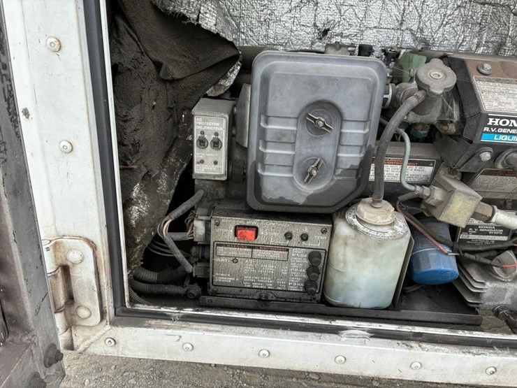 2008-workhorse-w62-image-12