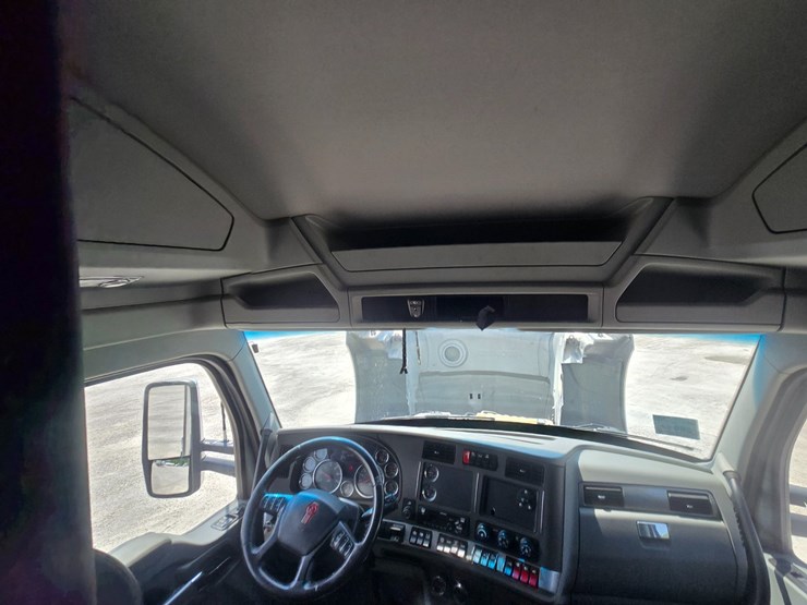 2019-kenworth-t680-image-68