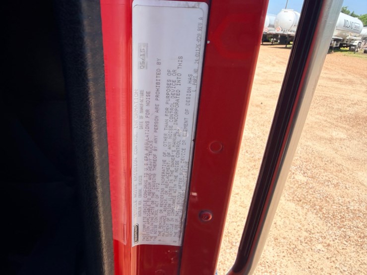 2016-freightliner-122sd-image-92