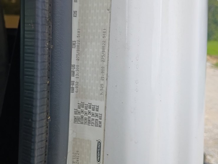 2008-freightliner-m2-106-image-34